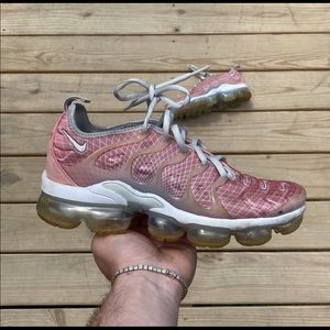 Nike VaporMax Plus bleached coral size 9